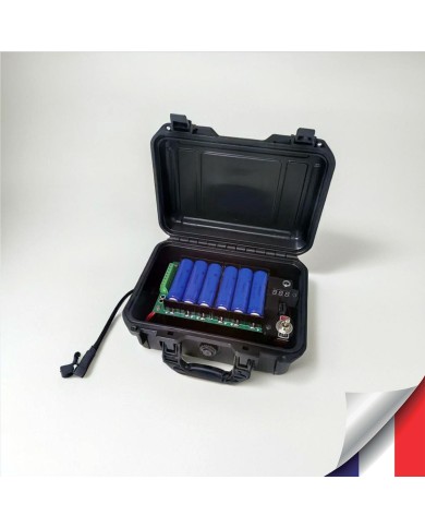 Pélicase étanche avec batterie lithium rechargeable 57.6 A avec sortie 12V
