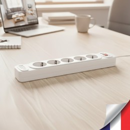 Multiprise blanche avec...